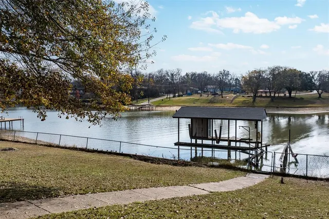 $330,000 | 1320 Villa Bay, Tool, TX 75143