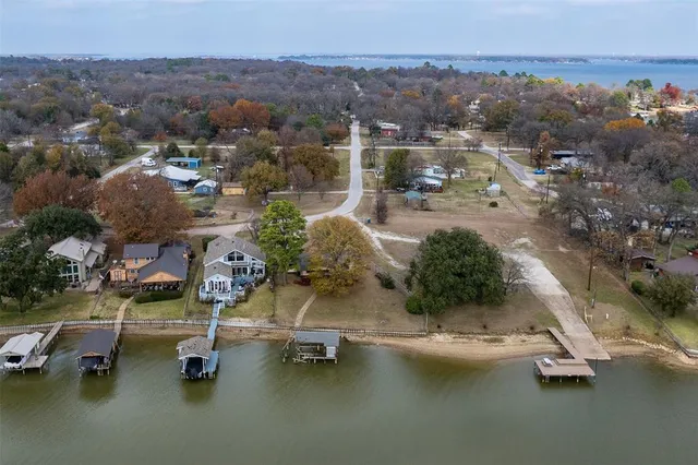 $330,000 | 1320 Villa Bay, Tool, TX 75143