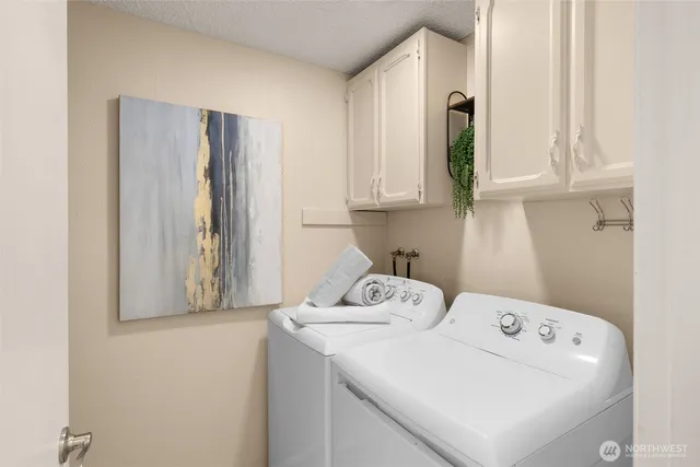 $406,000 | 24613 13th Avenue South, Des Moines, WA 98198