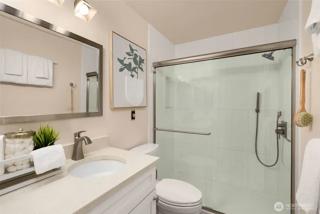 $406,000 | 24613 13th Avenue South, Des Moines, WA 98198