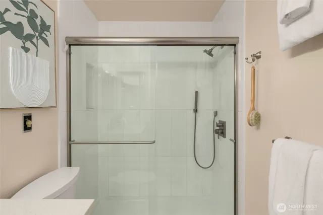 $406,000 | 24613 13th Avenue South, Des Moines, WA 98198