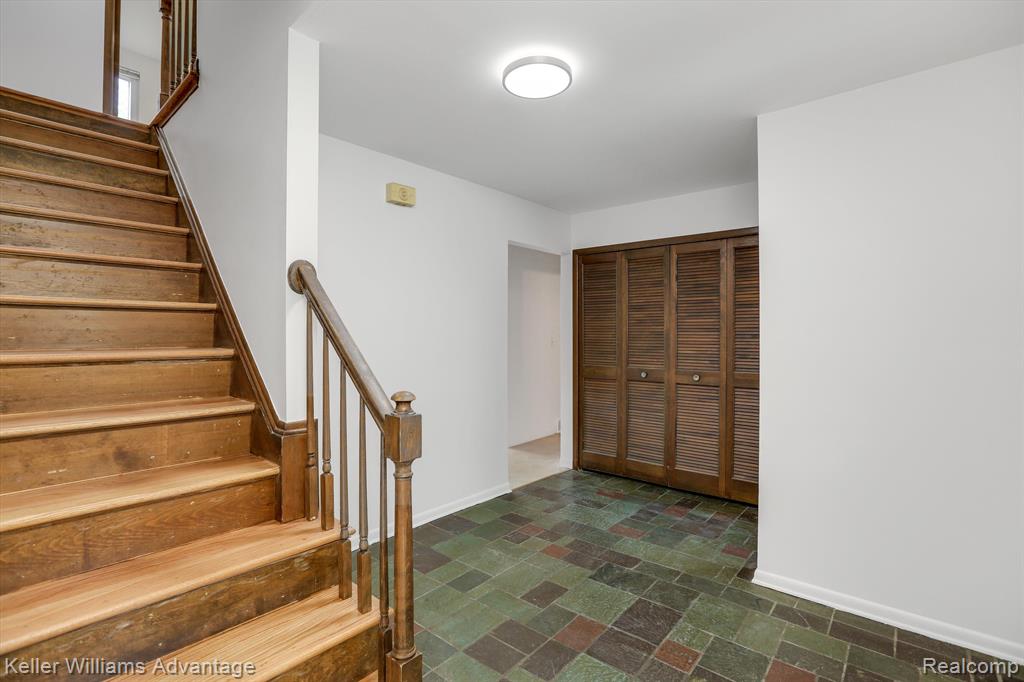 18408 Levan Road Livonia, MI 48152 - Photo 3 of 37 Gallery Image 3