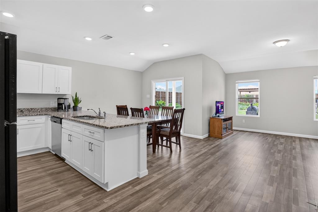 901 East 3rd Street Springtown, TX 76082 - Photo 9 of 38