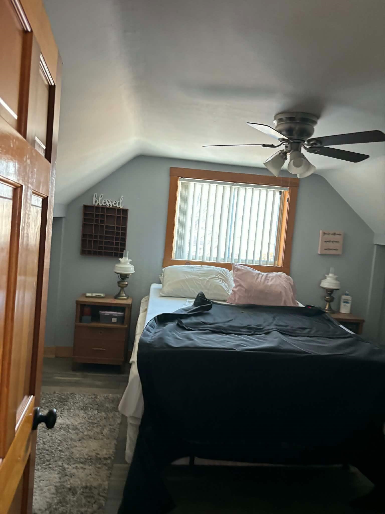 17 Crown Street Nashua, NH 03060 - Photo 6 of 8