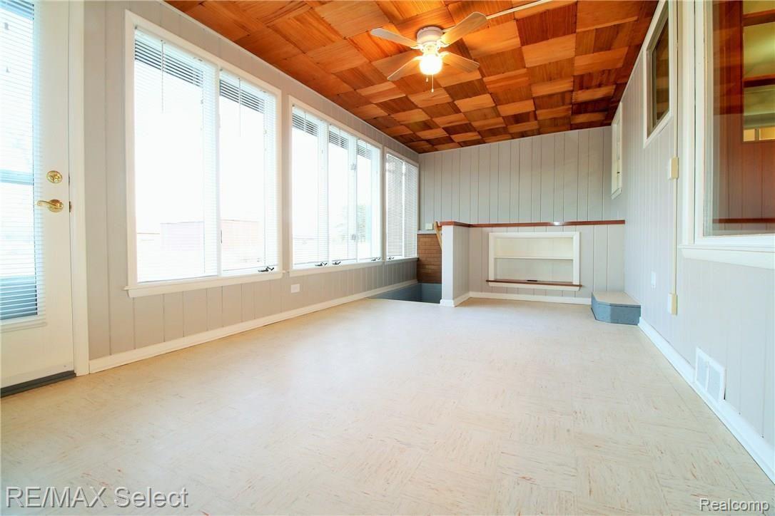 5105 Van Slyke Road Flint, MI 48507 - Photo 23 of 30 IMG_8903.JPG