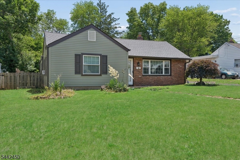 42 Walnut Street Edison, NJ 08817 - Photo 2 of 23