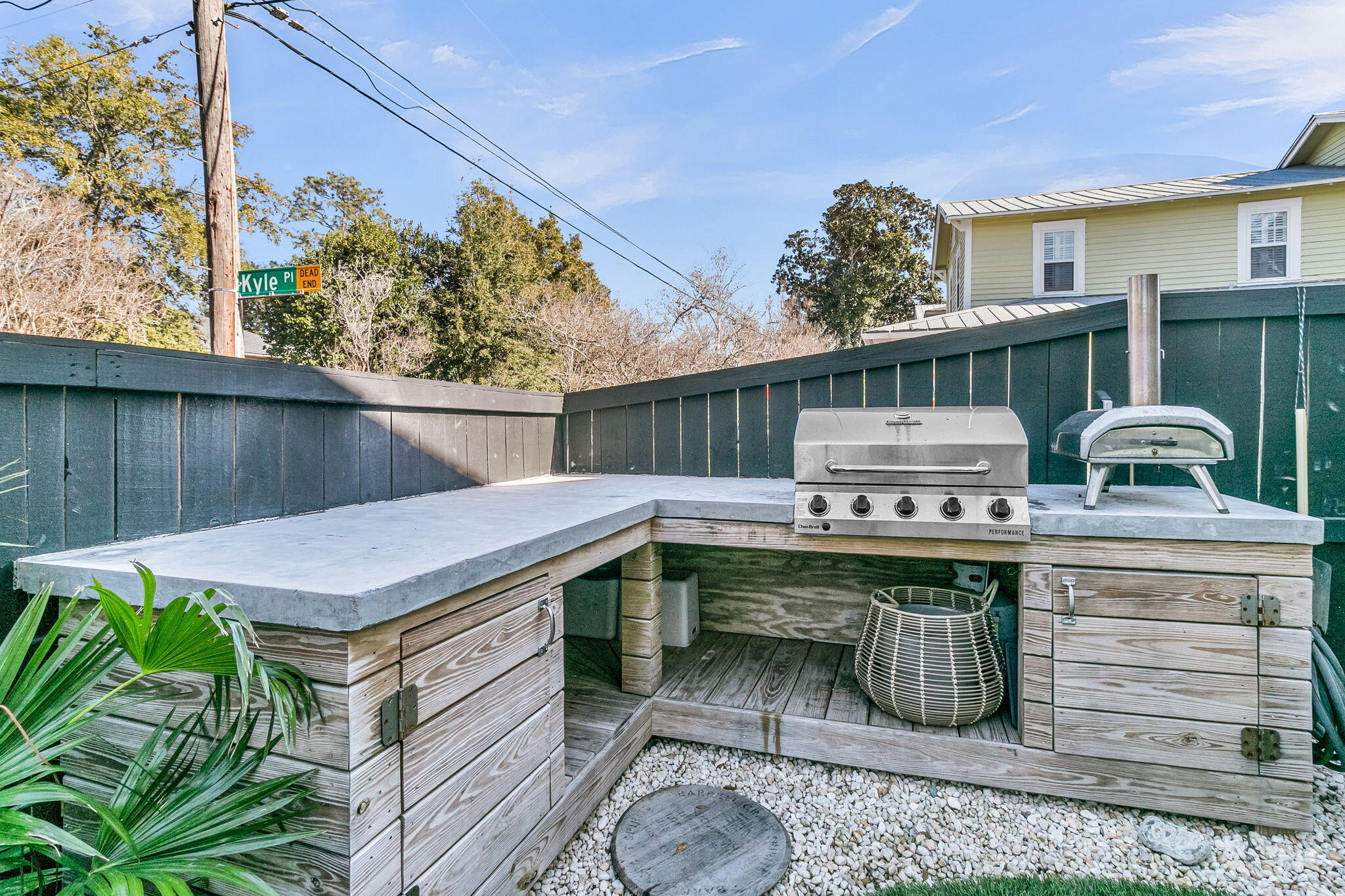 119 Simons Street Charleston, SC 29403 - Photo 6 of 37 CREM - 119 Simons St-16