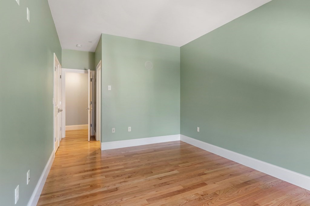 15 Preble Street, Unit 4 Boston, MA 02127 - Photo 21 of 23