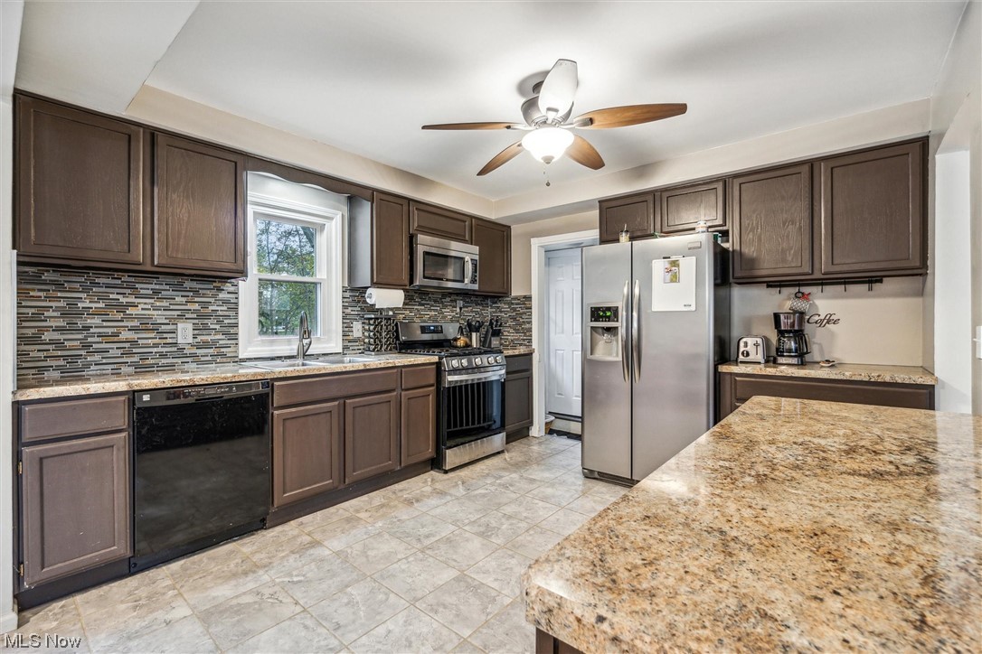 10960 Stoneham Road Cleveland, OH 44130 - Photo 13 of 35 Gallery Image 13