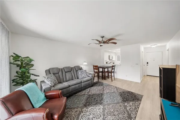 $529,000 | 23341 La Glorieta, Unit B, Mission Viejo, CA 92691