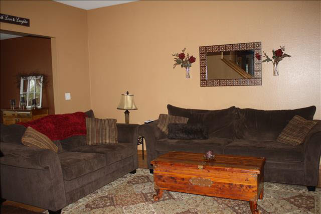 761 Hunting Creek Road Temperance, MI 48182 - Photo 3 of 18 GREAT ROOM