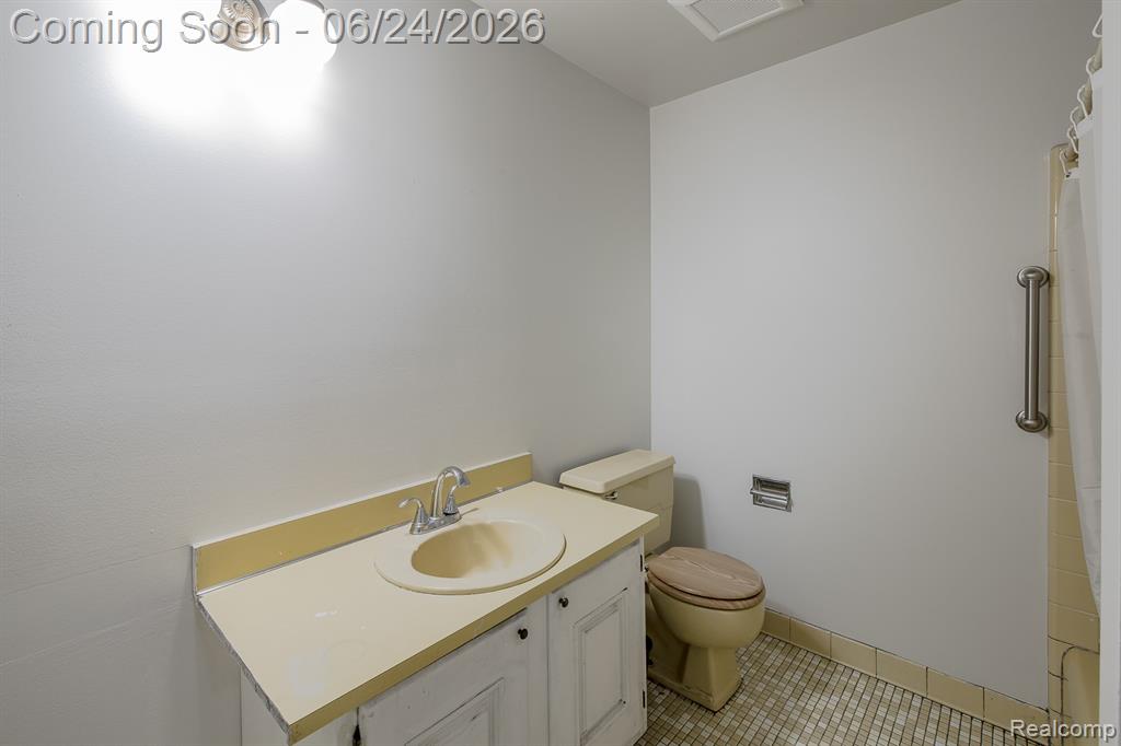710 Basswood Drive Rochester Hills, MI 48309 - Photo 35 of 42