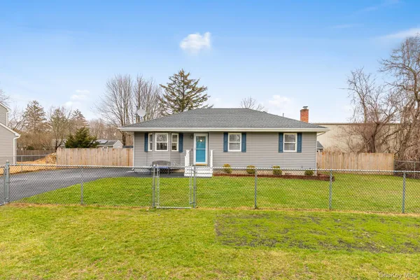 $595,000 | 425 Macdonald Avenue, Bellport, NY 11713