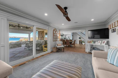 $6,950,000 | 278 West Lake Drive, Montauk, NY 11954