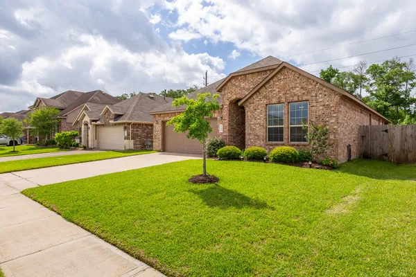 $389,000 | 5611 Claymore Meadow Lane, Spring, TX 77389