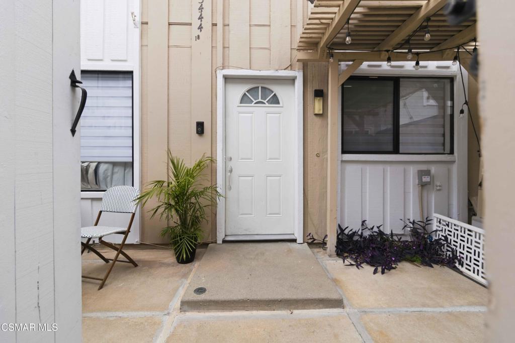 3444 Lockwood Court, Unit 18 Simi Valley, CA 93063 - Photo 4 of 32