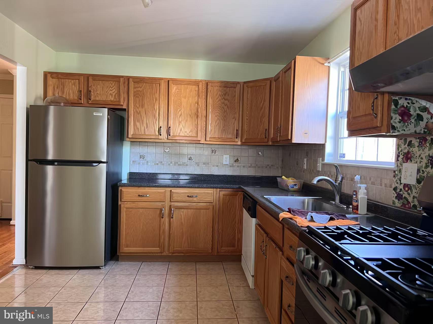 2017 Arthur Street Philadelphia, PA 19152 - Photo 4 of 15