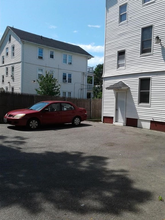 428 Prairie Avenue Providence, RI 02905 - Photo 4 of 8 Gallery Image 4