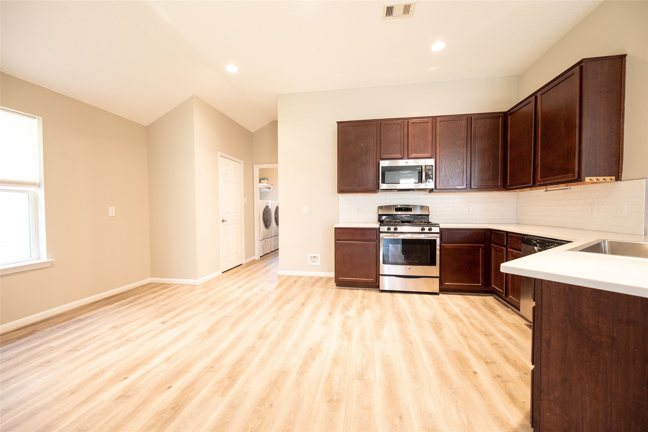 9976 Western Ridge Way Conroe, TX 77385 - Photo 10 of 35