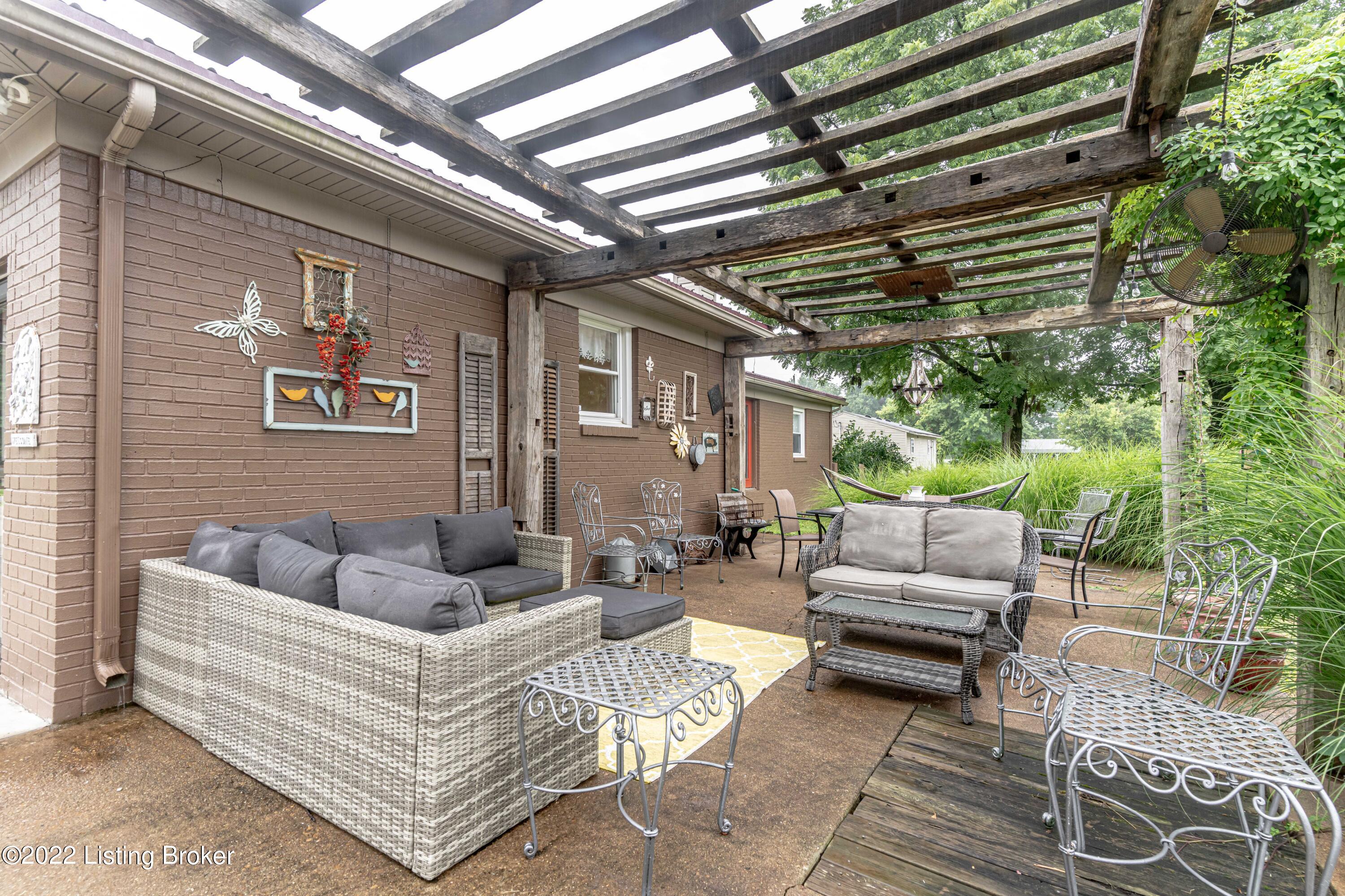 12710 Abbey Road Louisville, KY 40272 - Photo 20 of 26 DSC02664