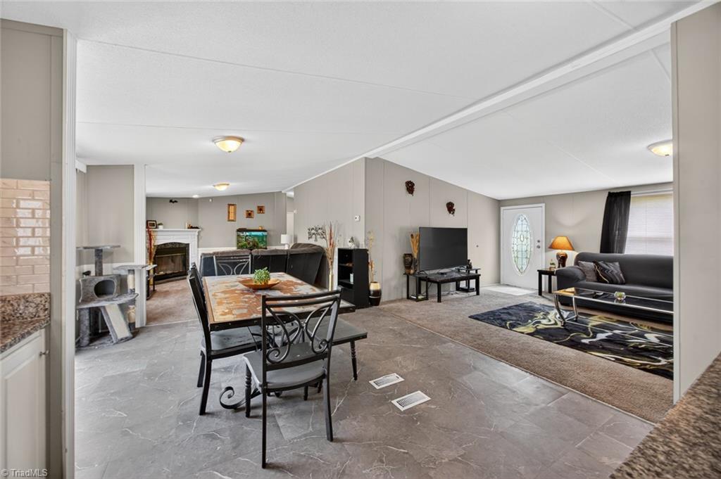 415 Drum Road Reidsville, NC 27320 - Photo 4 of 39 Gallery Image 4