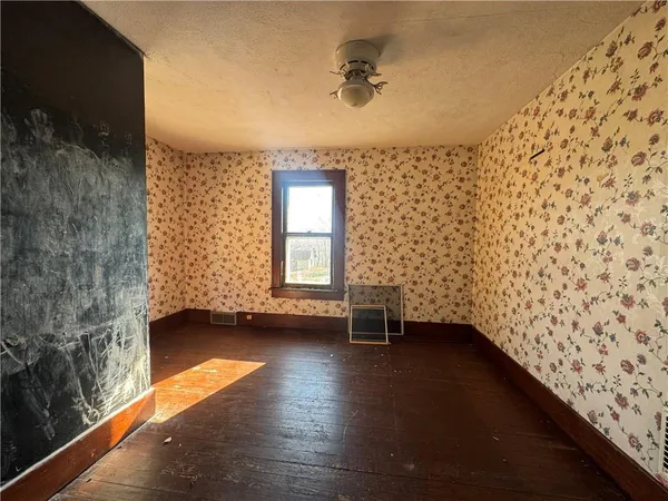 $65,000 | 904 West Clayton Street, New Castle, PA 16102