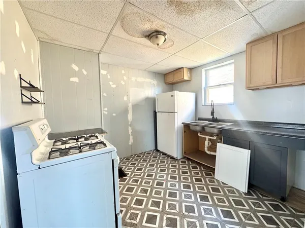 $65,000 | 904 West Clayton Street, New Castle, PA 16102