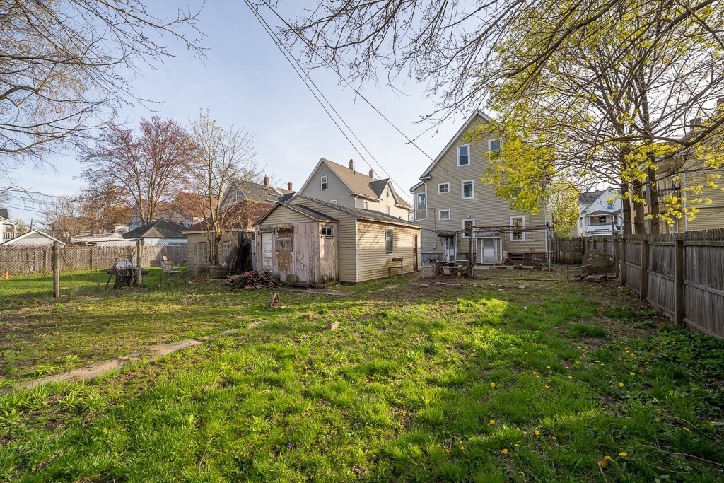 215 White Street Springfield, MA 01108 - Photo 33 of 33 a front view of house with yard