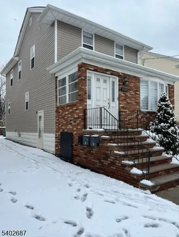 $2,400 | 428 Brook Street, Unit 1, Linden, NJ 07036