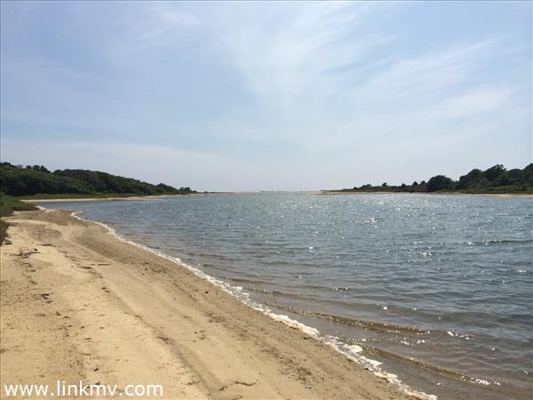 135 Middle Point Road West Tisbury, MA 02568 - Photo 1 of 10 http://d1qzqeyxiitrap.cloudfront.net/photos/33239/600/7eab5b21.jpg