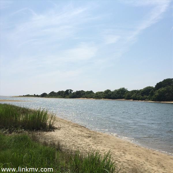 135 Middle Point Road West Tisbury, MA 02568 - Photo 3 of 10 http://d1qzqeyxiitrap.cloudfront.net/photos/33239/600/3bf5f3c2.jpg