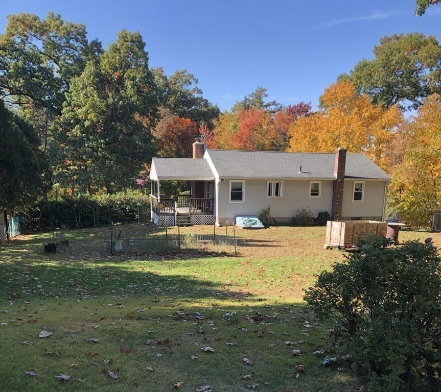 132 Pontoosic Road Westfield, MA 01085 - Photo 4 of 23 Gallery Image 4