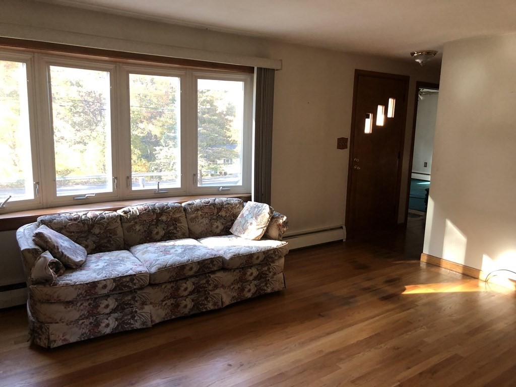 132 Pontoosic Road Westfield, MA 01085 - Photo 6 of 23 Gallery Image 6