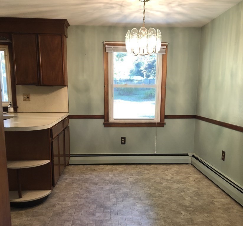 132 Pontoosic Road Westfield, MA 01085 - Photo 10 of 23 Gallery Image 10