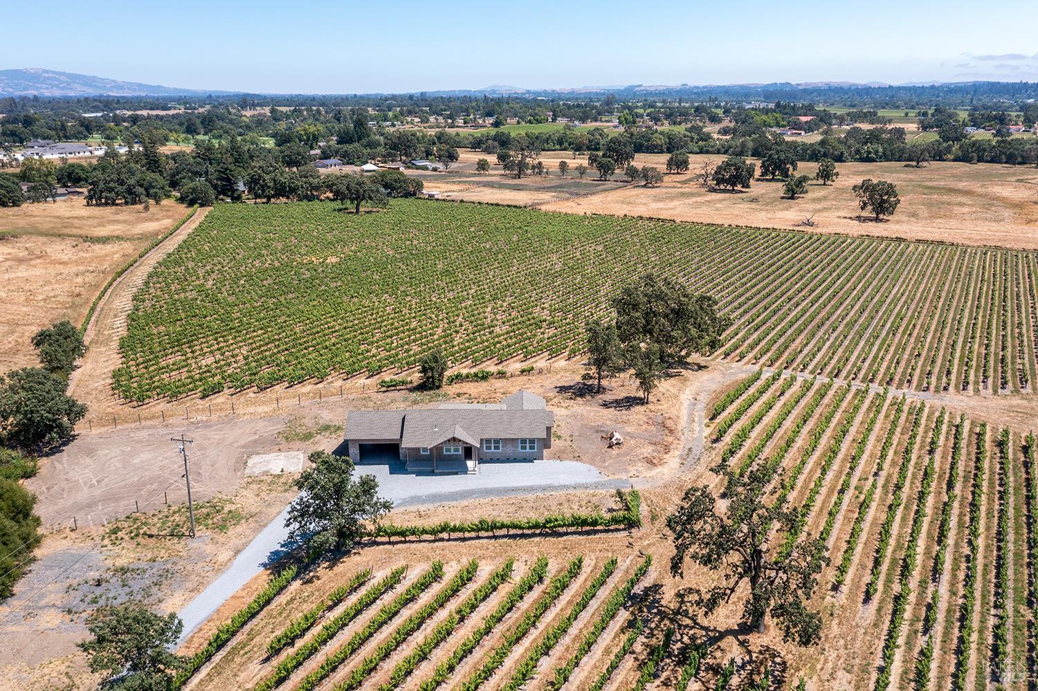 5726 Hall Road Santa Rosa, CA 95401 - Photo 4 of 27