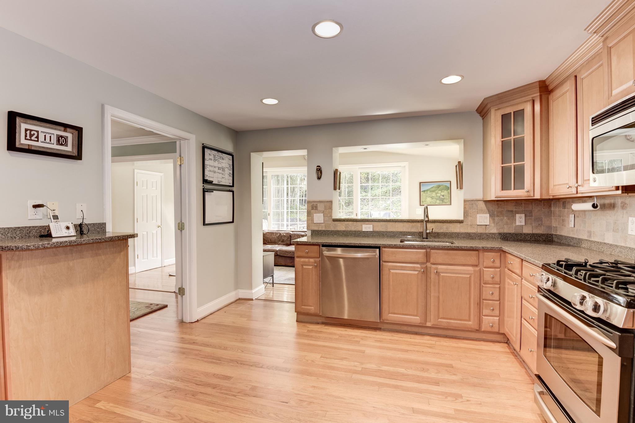 2318 Windsor Road Alexandria, VA 22307 - Photo 11 of 30 Kitchen