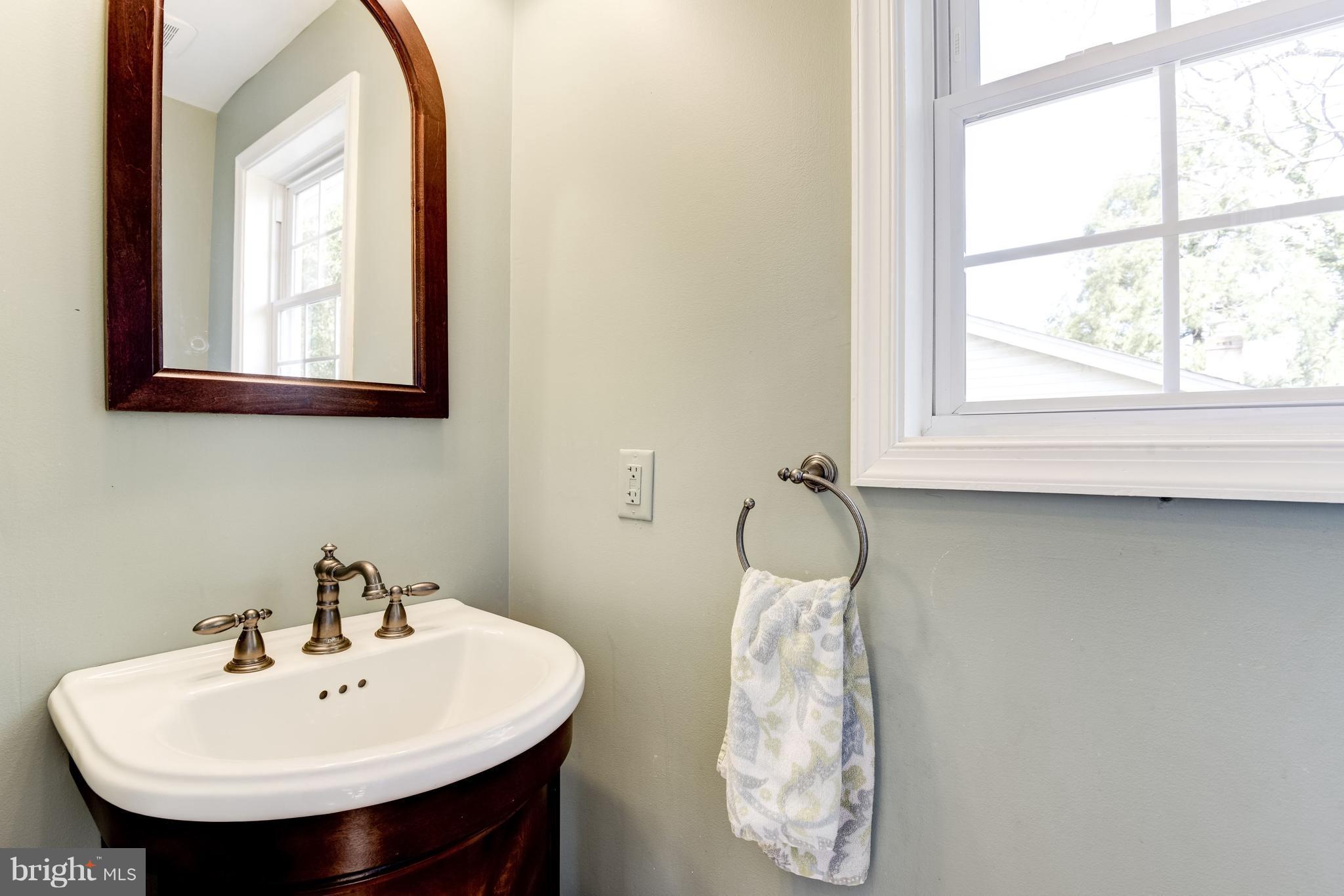 2318 Windsor Road Alexandria, VA 22307 - Photo 13 of 30 Half bath