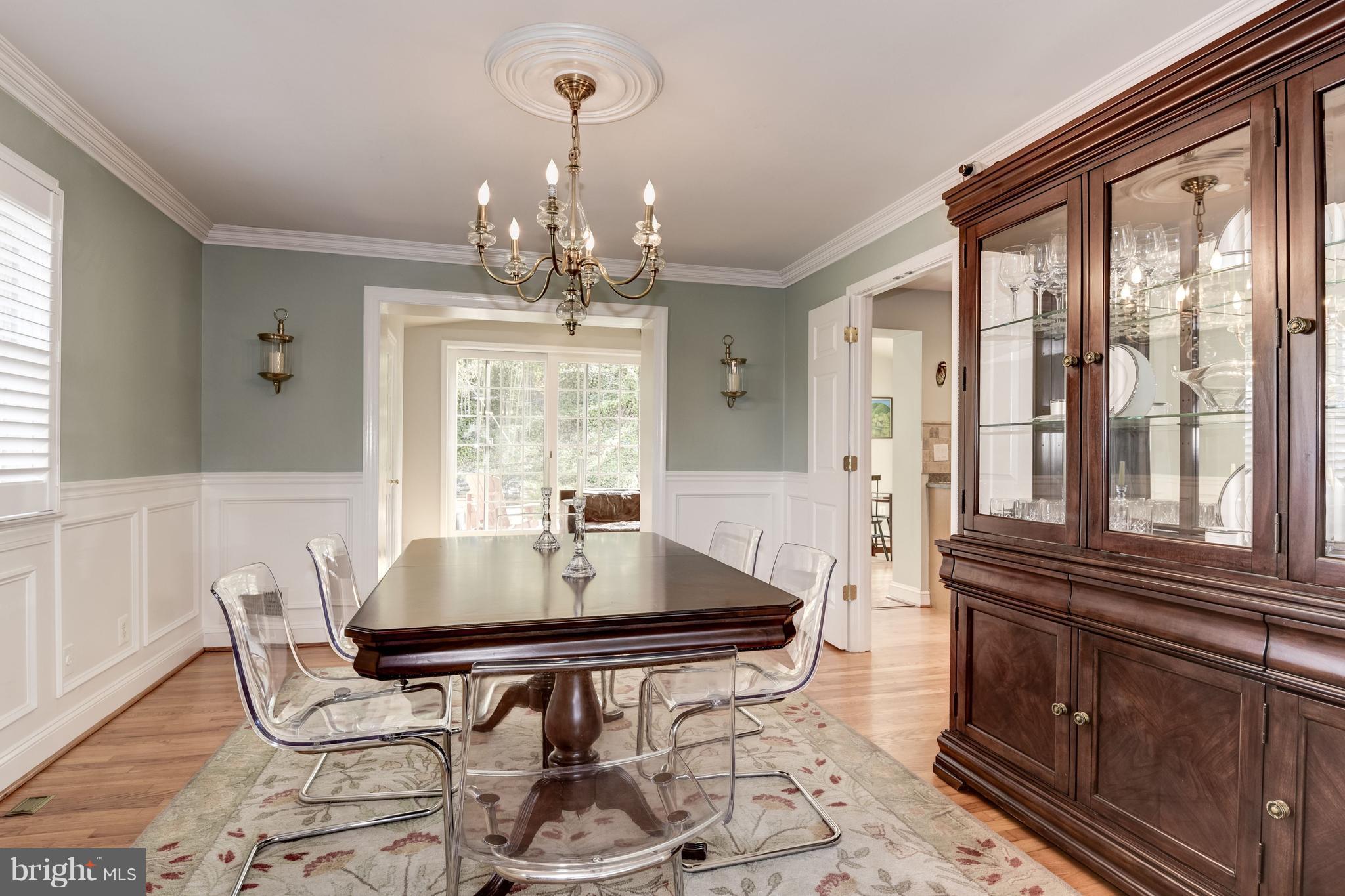 2318 Windsor Road Alexandria, VA 22307 - Photo 6 of 30 Dining Room
