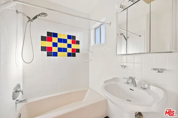 $14,500 | 1050 Centinela Avenue, Santa Monica, CA 90403