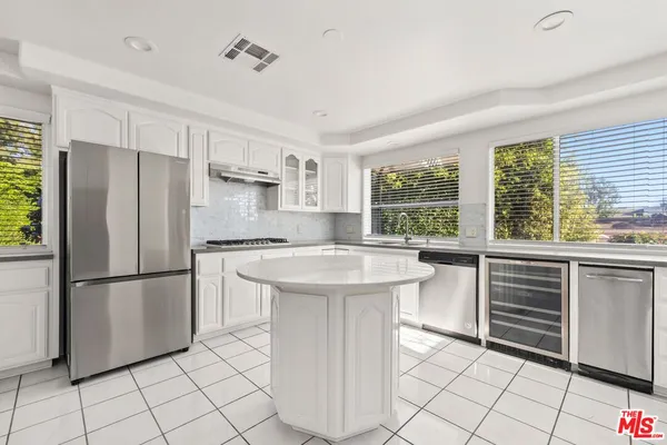 $14,500 | 1050 Centinela Avenue, Santa Monica, CA 90403