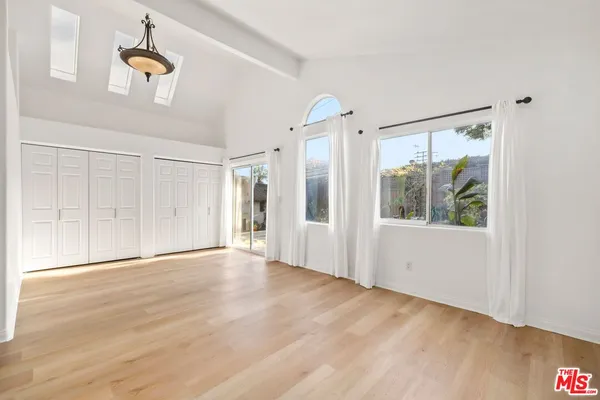 $14,500 | 1050 Centinela Avenue, Santa Monica, CA 90403