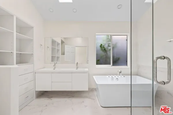 $14,500 | 1050 Centinela Avenue, Santa Monica, CA 90403