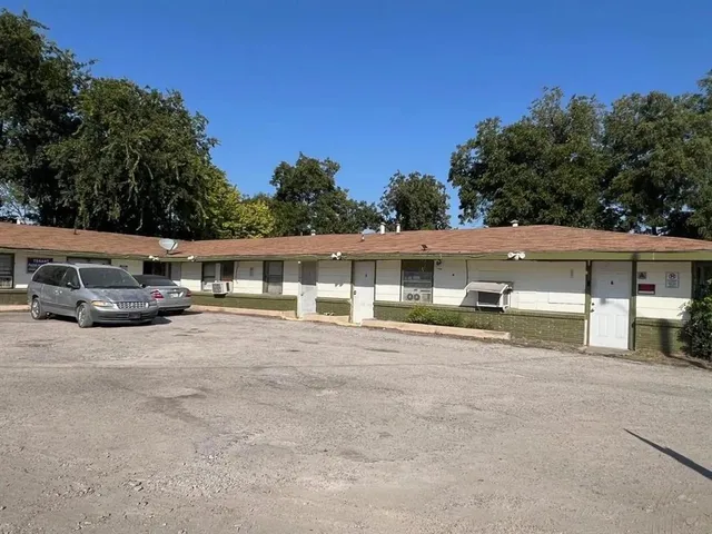 $399,999 | 909 East Harvey Avenue, Unit 6, Fort Worth, TX 76104