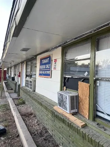 $399,999 | 909 East Harvey Avenue, Unit 6, Fort Worth, TX 76104