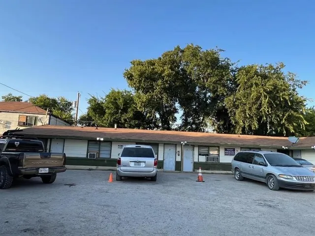 $399,999 | 909 East Harvey Avenue, Unit 6, Fort Worth, TX 76104