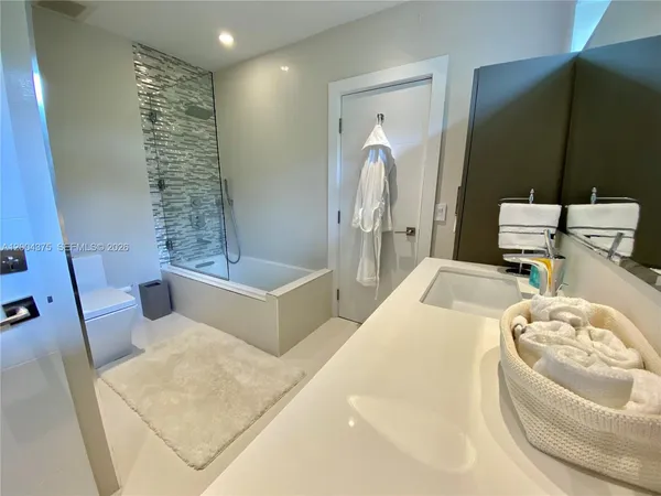 $30,000 | 265 North Shore Drive, Miami Beach, FL 33141
