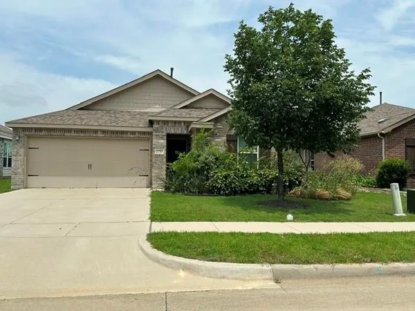 $289,900 | 2757 Tobias Lane, Aubrey, TX 76227