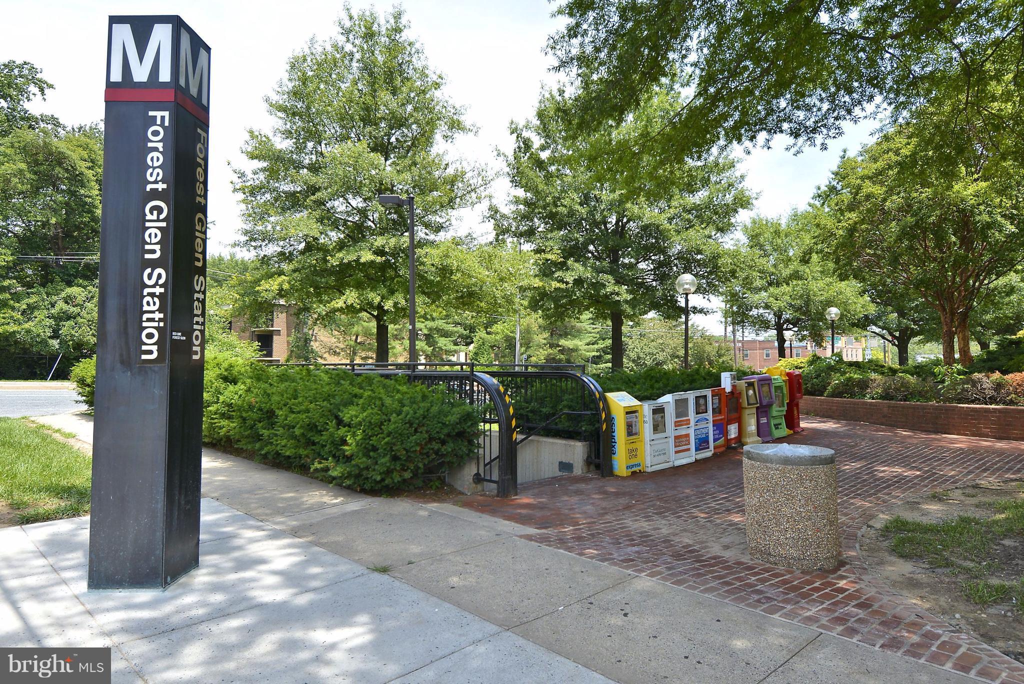 10001 Raynor Road Silver Spring, MD 20901 - Photo 25 of 30 a view of outdoor space with seating area