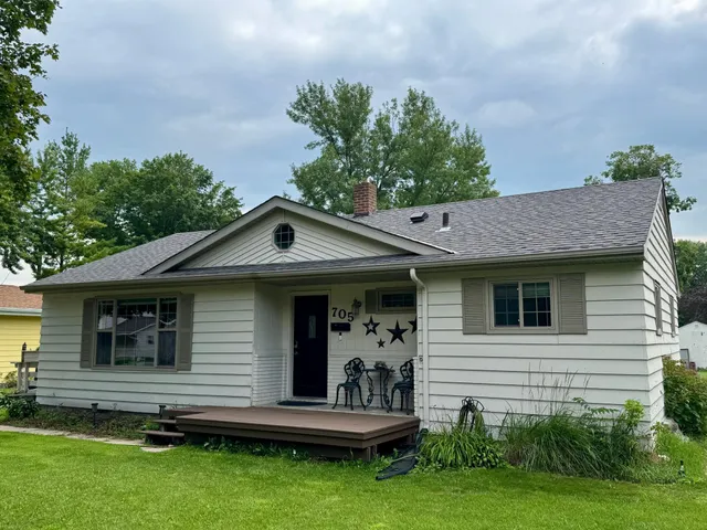 $199,900 | 705 South 12th Street, Olivia, MN 56277