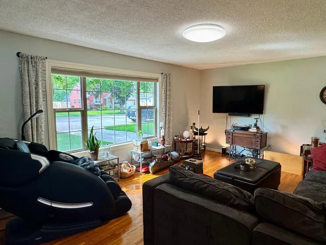 $199,900 | 705 South 12th Street, Olivia, MN 56277